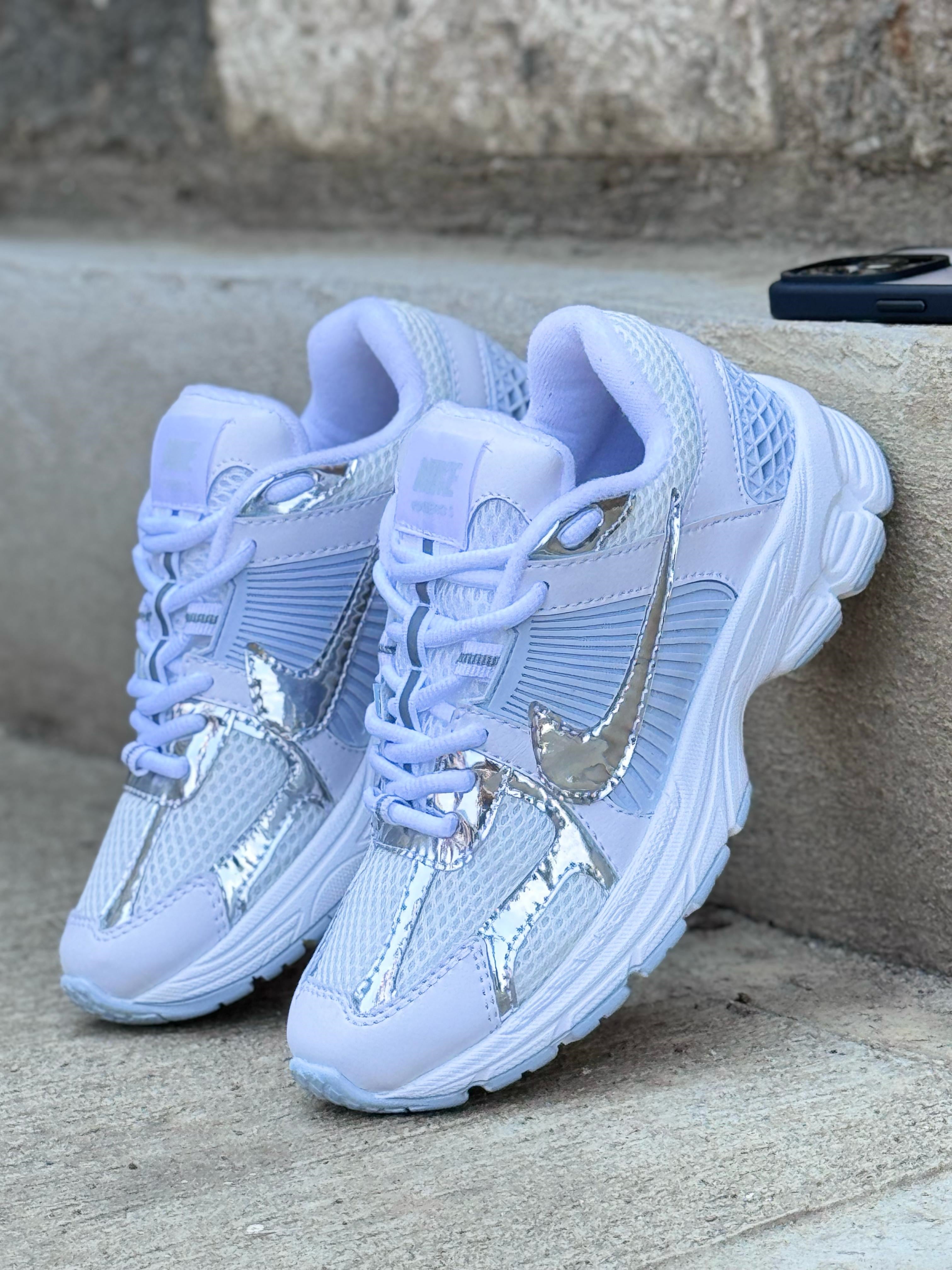 NIKE VOMERO5 BLANCO
