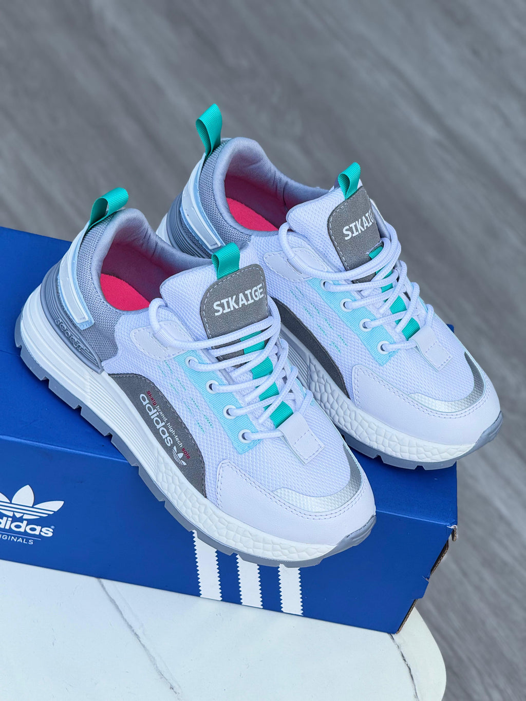 TENIS SIKAGE