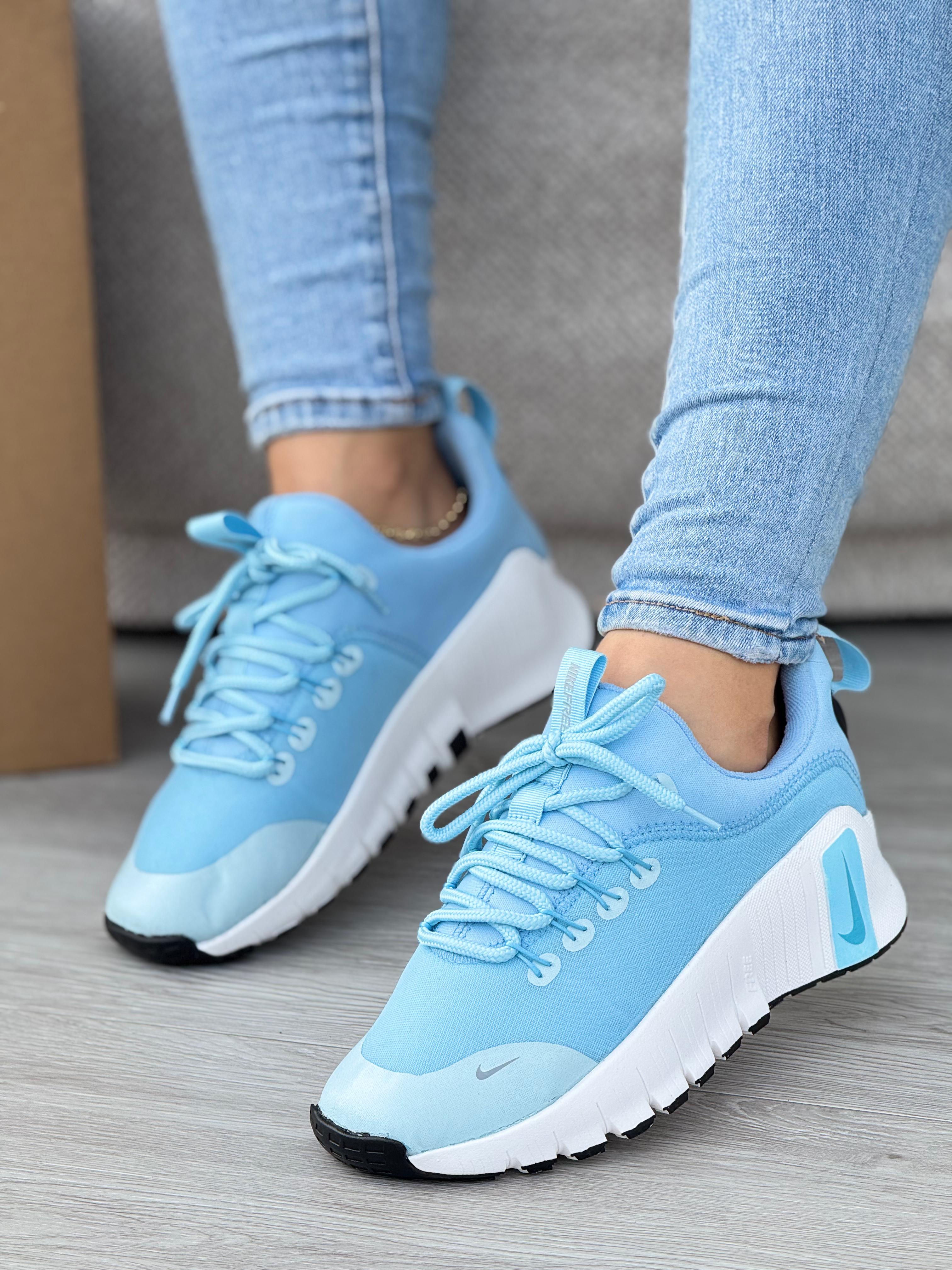 TENIS NK RS DAMA FB L