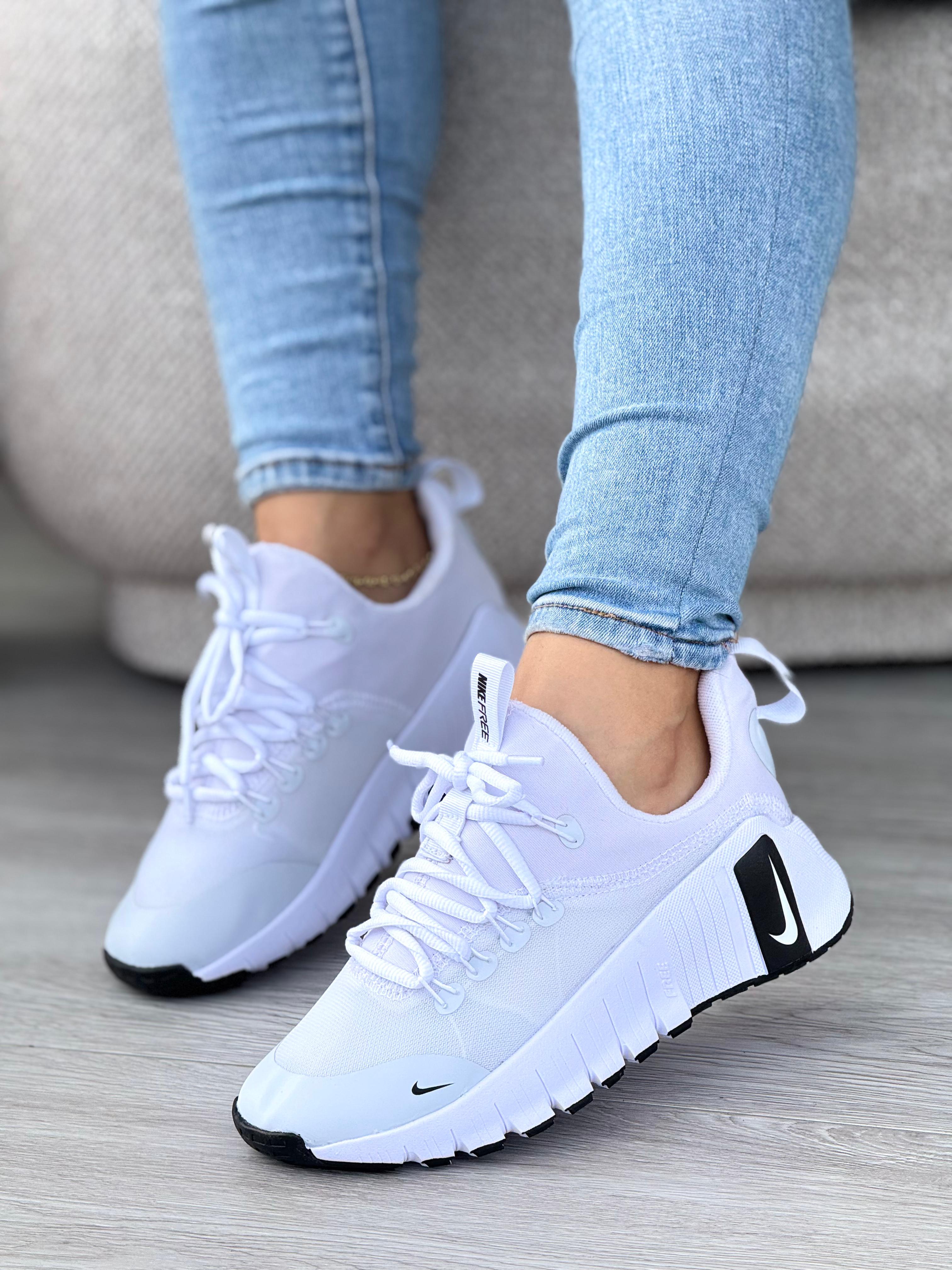 TENIS NK RS DAMA FB L