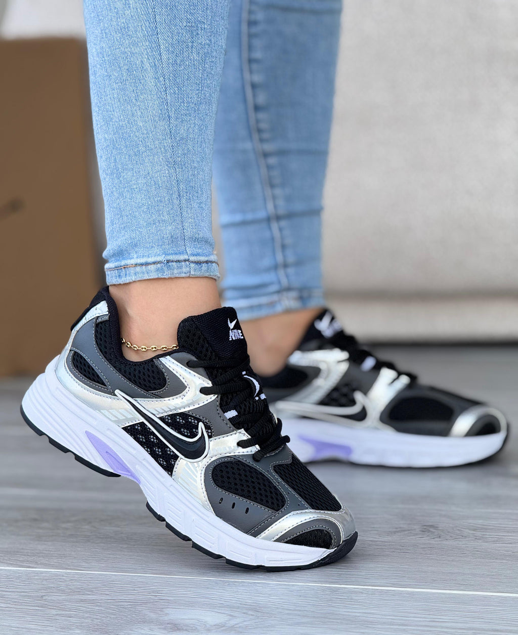 TENIS NIKE VOMERO DAMA FB2
