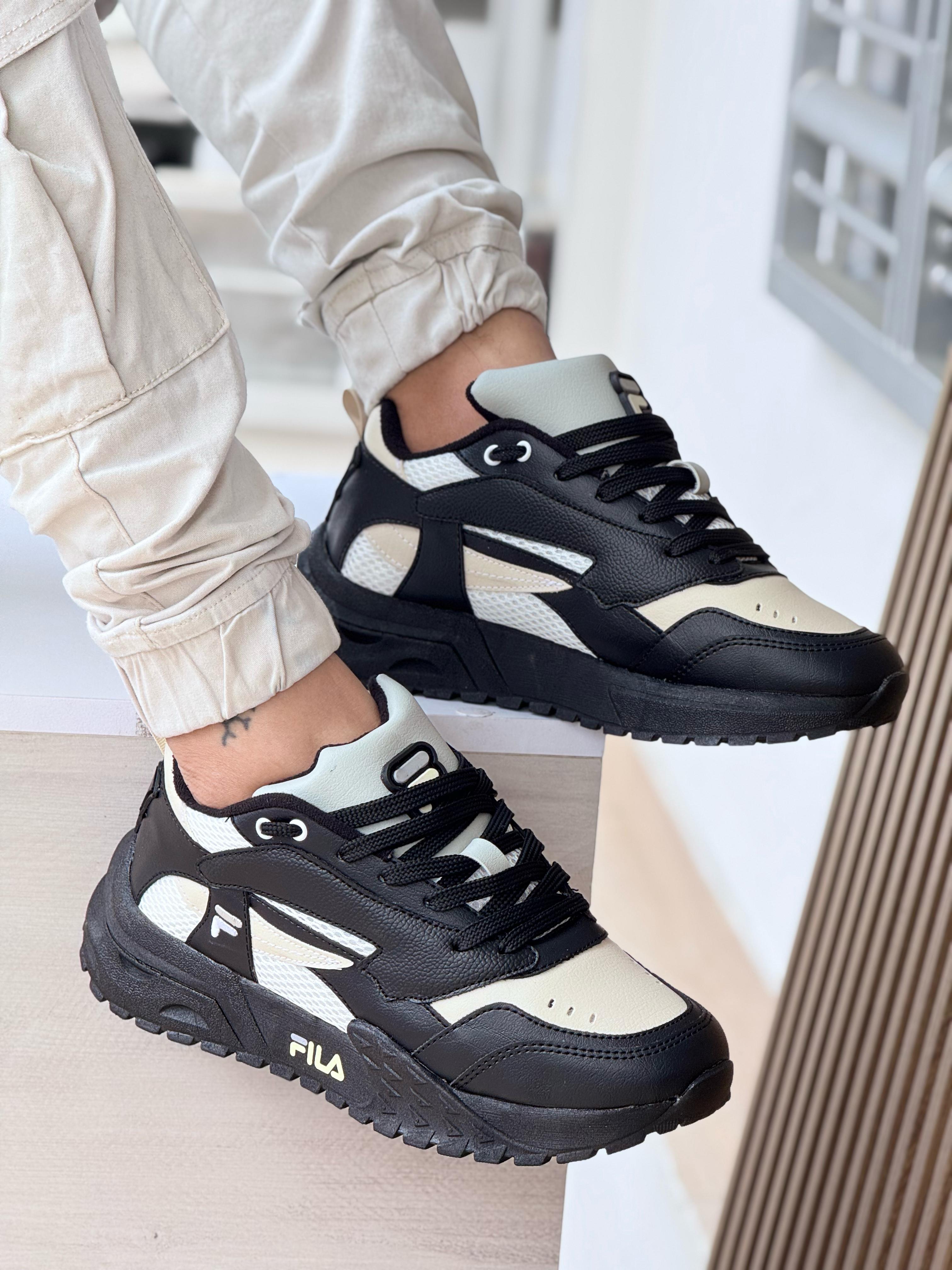 TENIS FILA CABALLERO  NEGRO X BEIGE