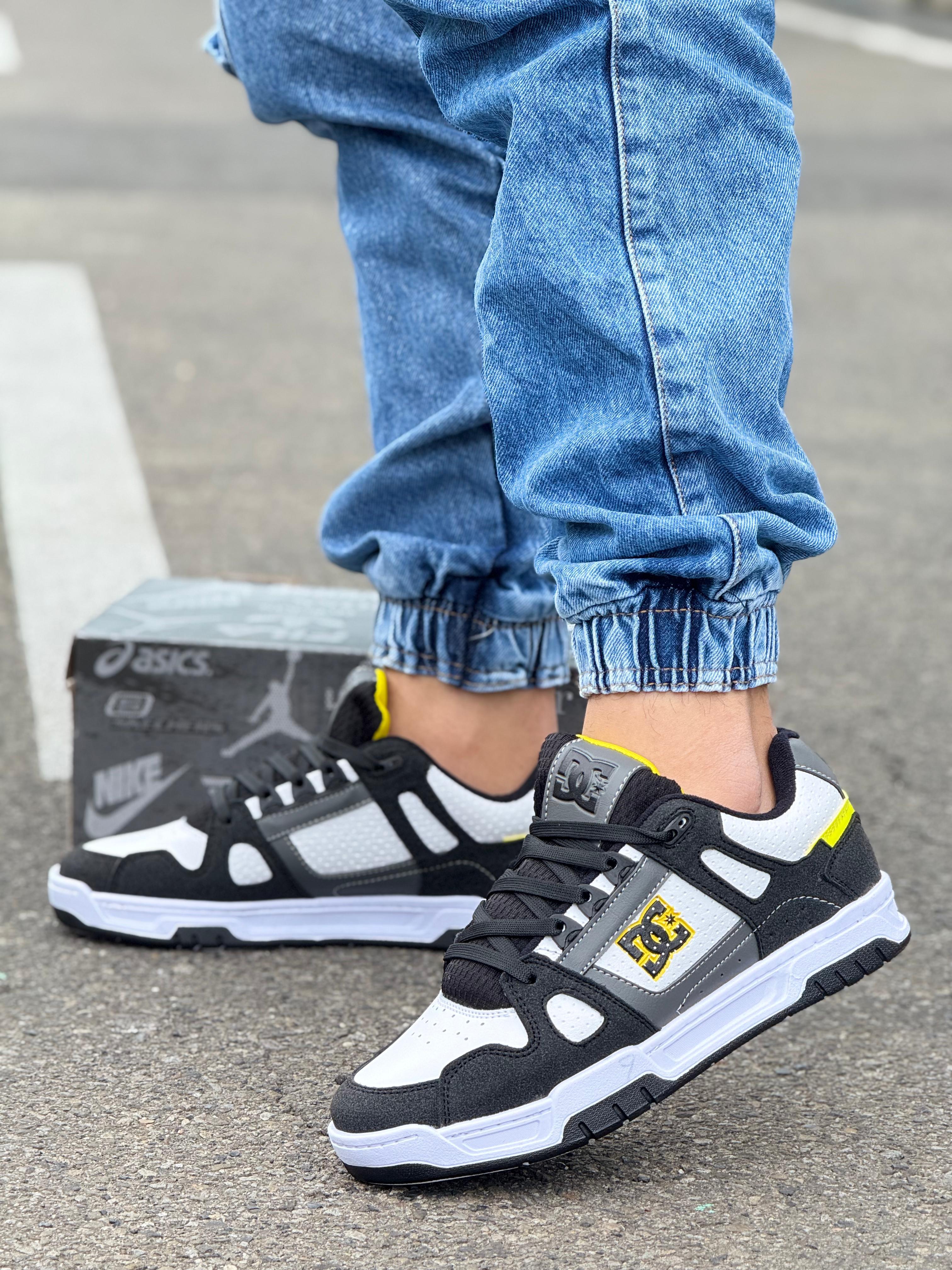 TENIS DC NEGRO X AMARILLO